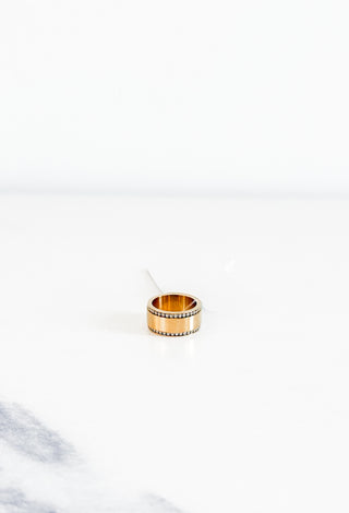 Lily Ring by Chansutt Pearls