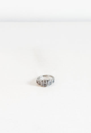 Hazel Ring by Chansutt Pearls