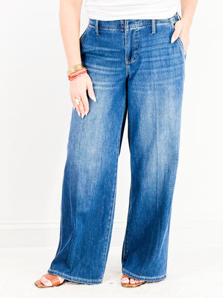 Weekender Relaxed Denim in Walnut Creek by Liverpool