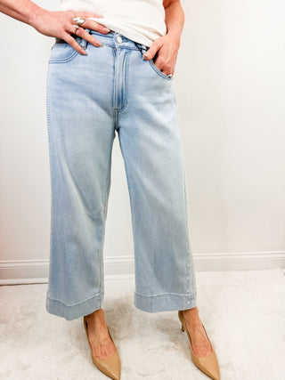 Stride Crop Wide Leg Pant in Marine Flowers by Liverpool