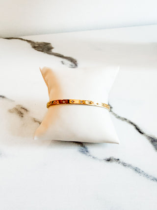 Lucy Bracelet by Chansutt Pearls